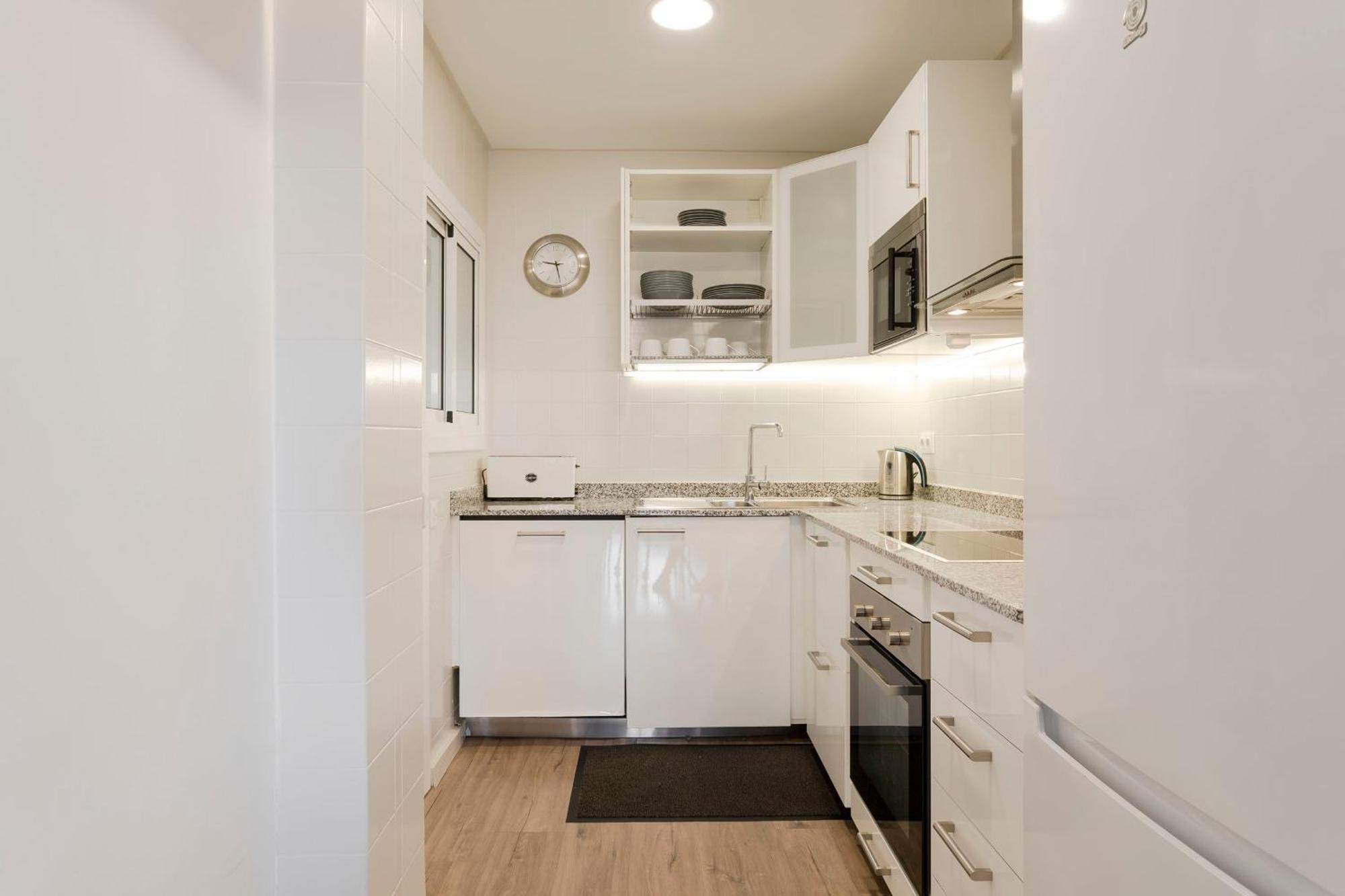 Cozy Apartment Near Fira Gran Via With Ac 略夫雷加特河畔奥斯皮塔莱特 外观 照片