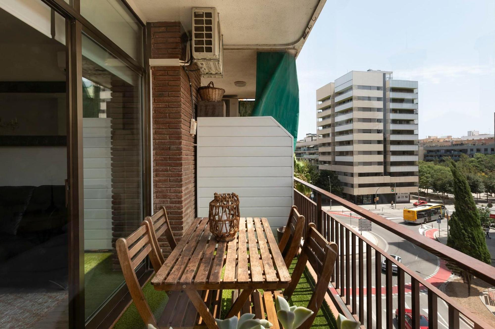 Cozy Apartment Near Fira Gran Via With Ac 略夫雷加特河畔奥斯皮塔莱特 外观 照片
